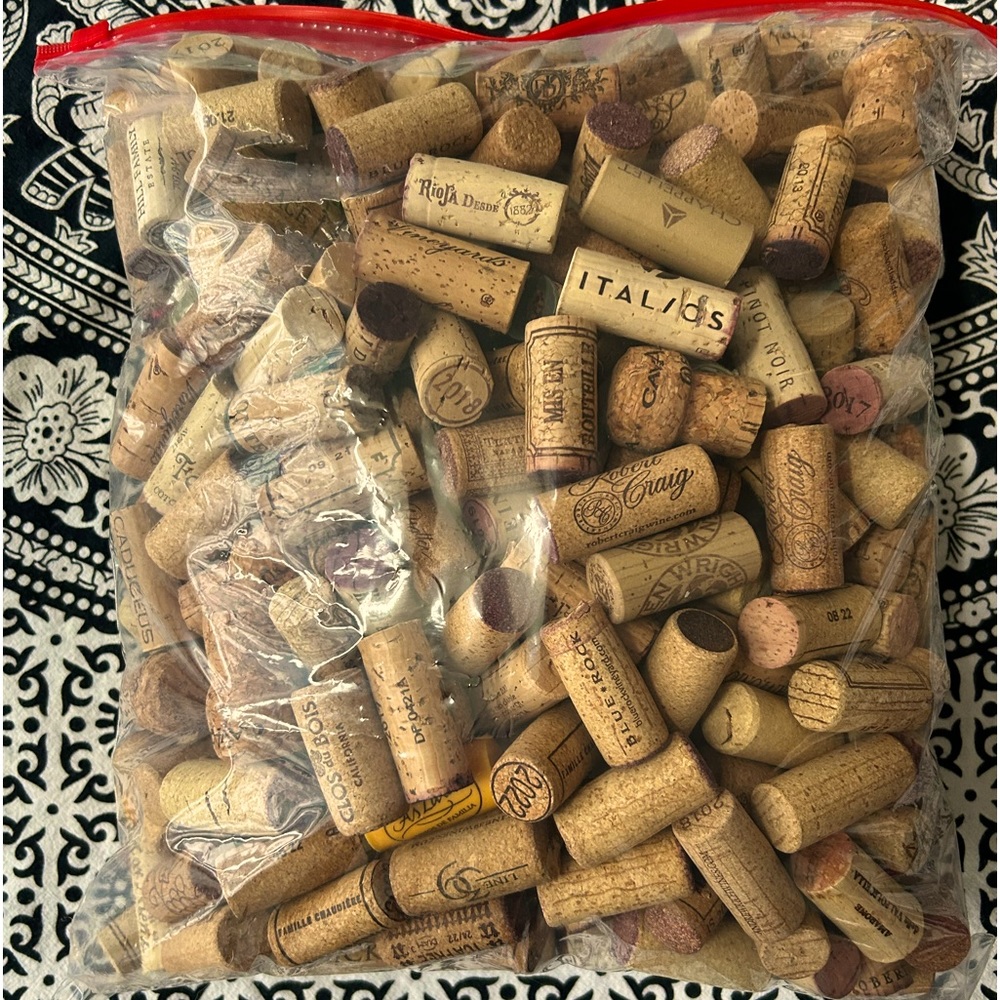 3 gallons wine corks for crafting and Decor